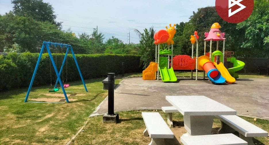 For sale 2 bedrooms townhouse in Mueang Chon Buri, Chonburi