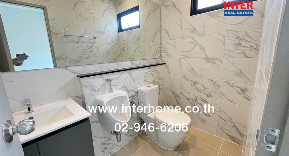 For rent and for sale 3 bedrooms townhouse in Bueng Kum, Bangkok