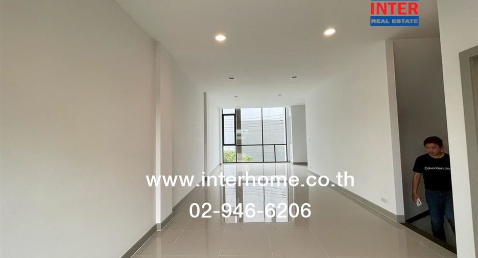 For rent and for sale 3 bedrooms townhouse in Bueng Kum, Bangkok