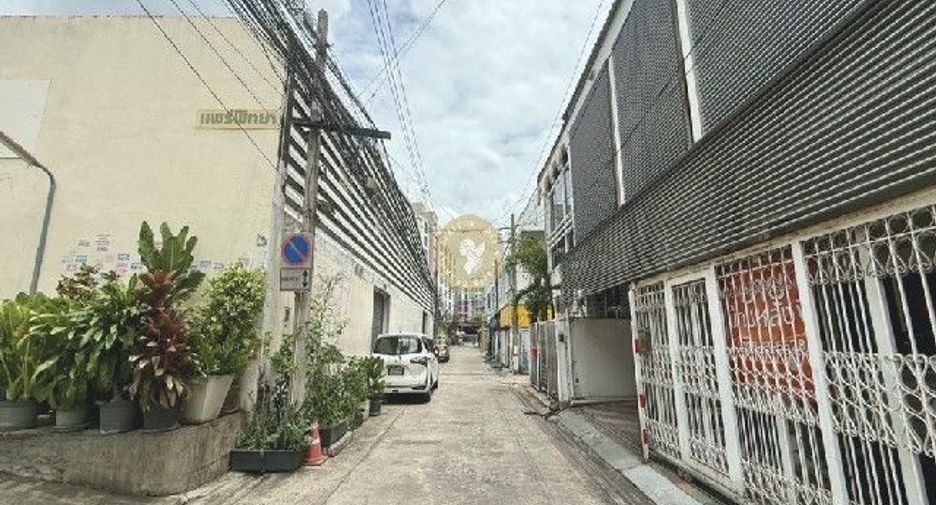 Reihenhaus zum Kauf mit 4 Zimmer in Din Daeng, Bangkok
