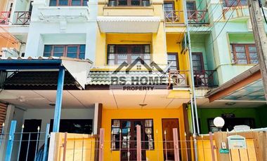 Casa adosada en venta de 3 habitaciones en Lam Luk Ka, Pathum Thani