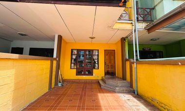 Casa adosada en venta de 3 habitaciones en Lam Luk Ka, Pathum Thani
