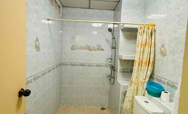 Casa adosada en venta de 3 habitaciones en Lam Luk Ka, Pathum Thani