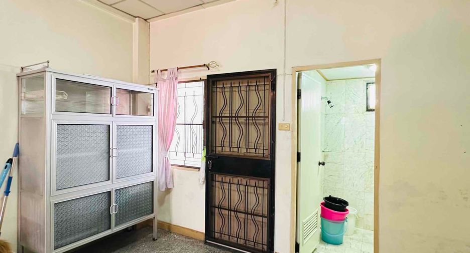 For sale 3 bedrooms townhouse in Lam Luk Ka, Pathum Thani