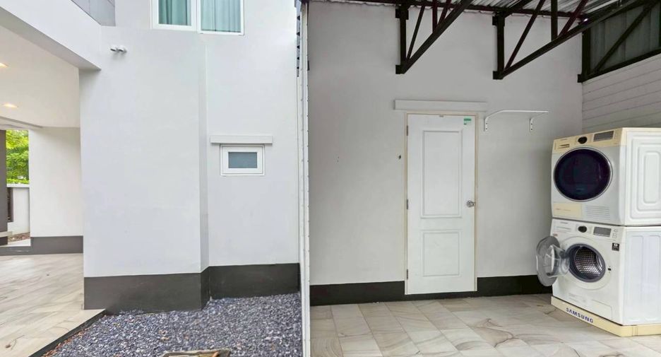 For rent 3 bedrooms house in East Pattaya, Pattaya