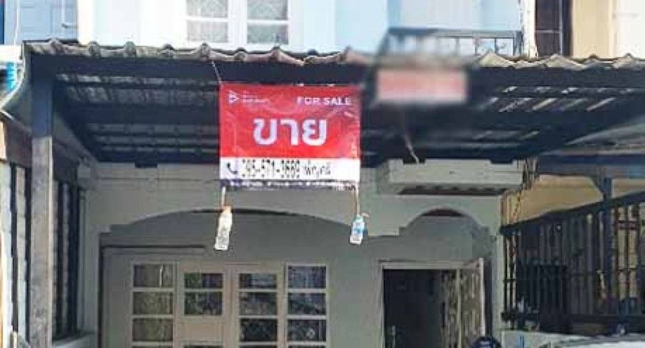 For sale 2 bedrooms townhouse in Bang Khae, Bangkok