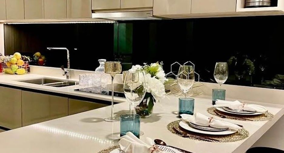 For rent 2 bedrooms condo in Watthana, Bangkok