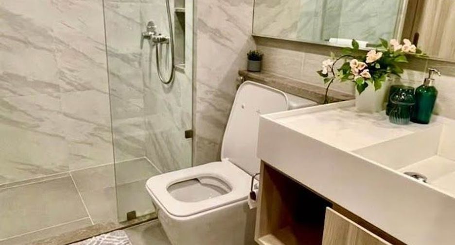 Condo en alquiler de 3 habitaciones en Watthana, Bangkok