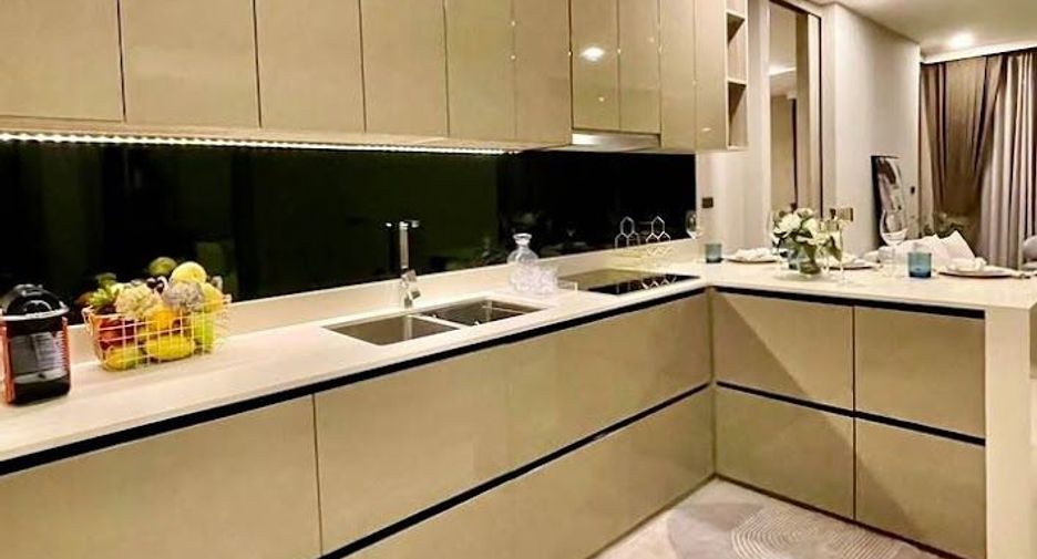 Condo en alquiler de 3 habitaciones en Watthana, Bangkok