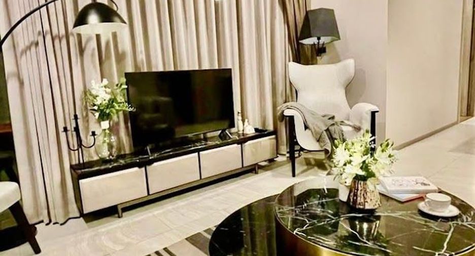 Condo en alquiler de 3 habitaciones en Watthana, Bangkok