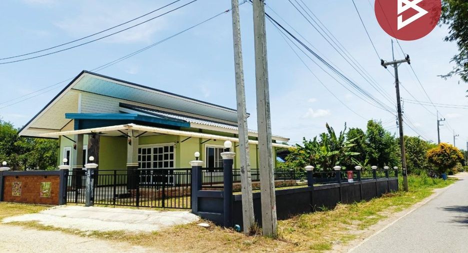 For sale 3 bedrooms house in Phanat Nikhom, Chonburi