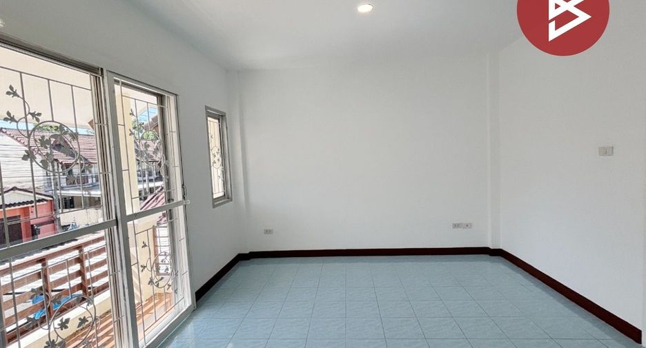 À vendre 2 chambres maison de ville à Nong Chok, Bangkok