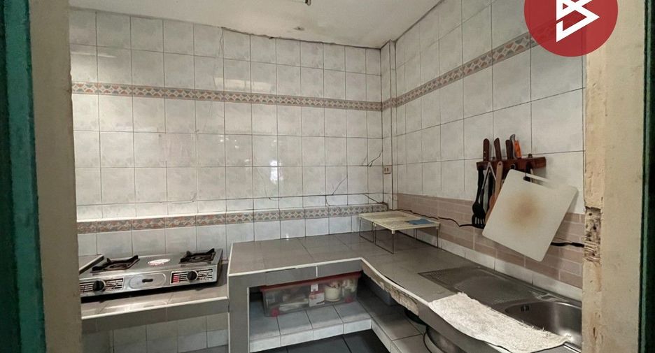 For sale 2 ベッドルーム townhouse in Saphan Sung, Bangkok