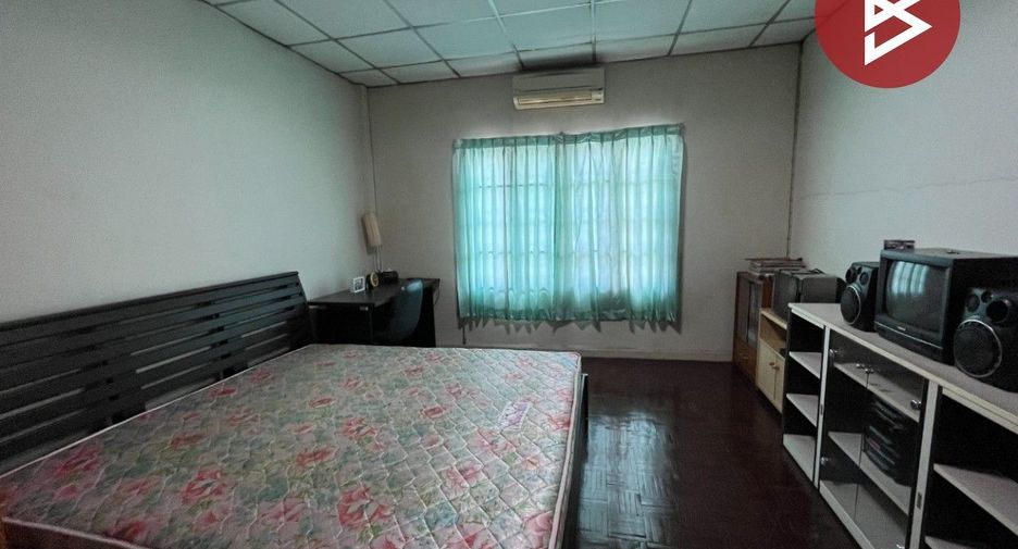 For sale 2 ベッドルーム townhouse in Saphan Sung, Bangkok