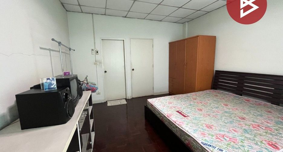 For sale 2 ベッドルーム townhouse in Saphan Sung, Bangkok