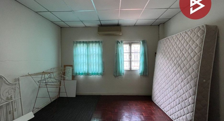 For sale 2 ベッドルーム townhouse in Saphan Sung, Bangkok