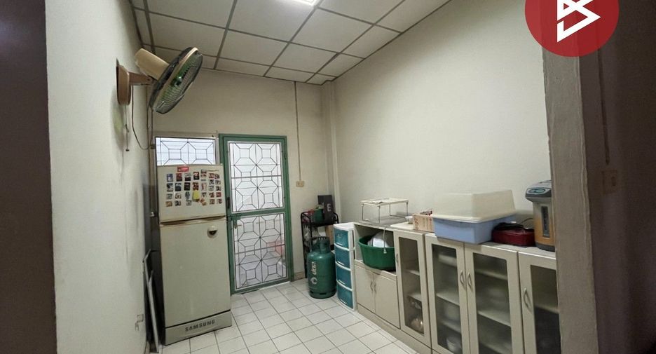 Reihenhaus zum Kauf mit 2 Zimmer in Saphan Sung, Bangkok