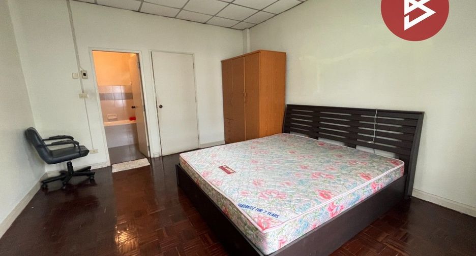 Reihenhaus zum Kauf mit 2 Zimmer in Saphan Sung, Bangkok