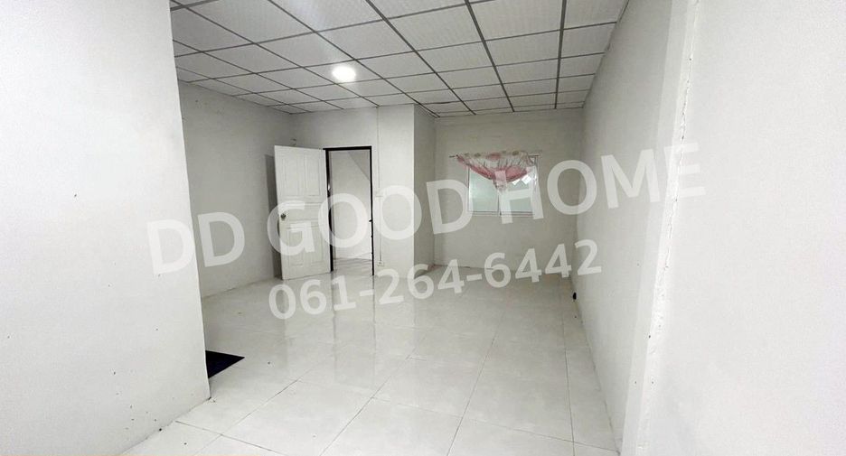 Reihenhaus zur Miete und zum Kauf mit 2 Zimmer in Thanyaburi, Pathum Thani