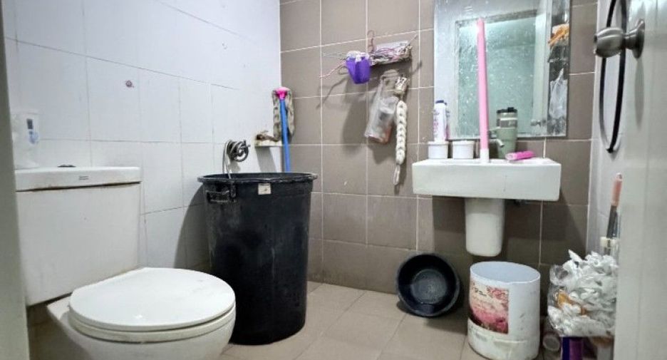 For sale 3 bedrooms townhouse in Khlong Luang, Pathum Thani