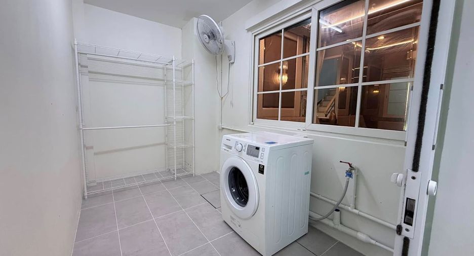 For rent and for sale 3 bedrooms house in Bueng Kum, Bangkok