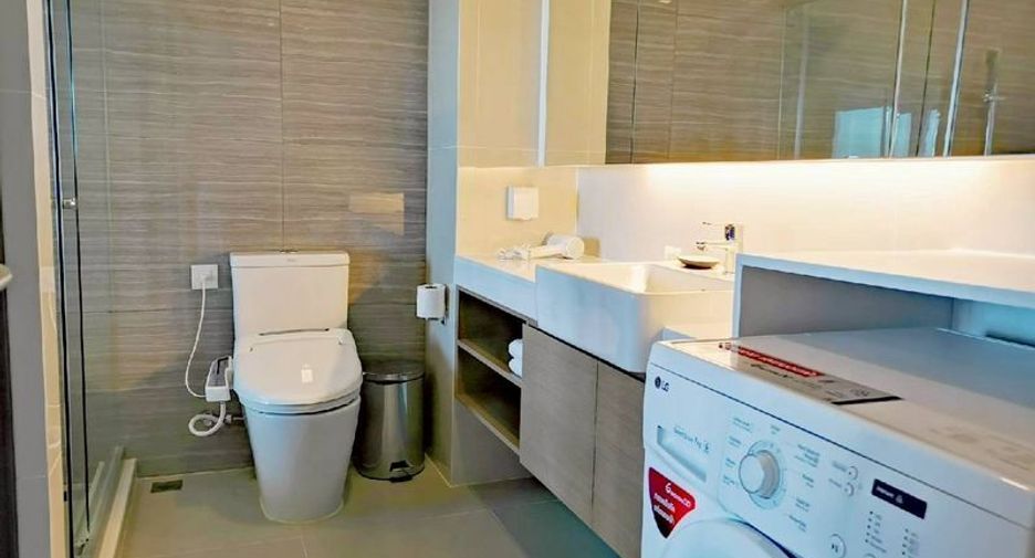 For sale 1 bed condo in Si Racha, Chonburi