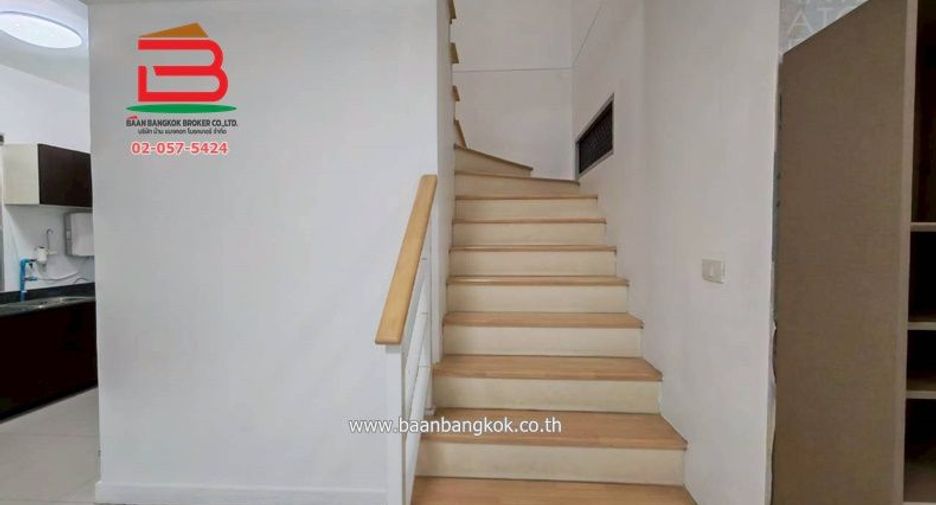 For sale 3 bedrooms townhouse in Don Mueang, Bangkok