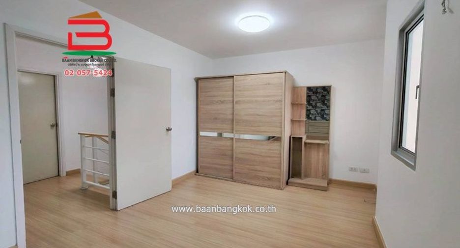 For sale 3 bedrooms townhouse in Don Mueang, Bangkok