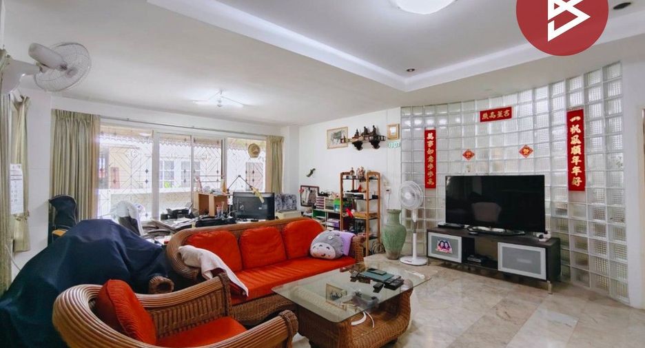 Haus zum Kauf mit 4 Zimmer in Sam Phran, Nakhon Pathom