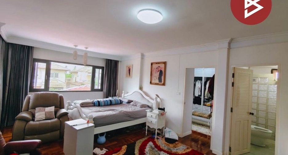Haus zum Kauf mit 4 Zimmer in Sam Phran, Nakhon Pathom