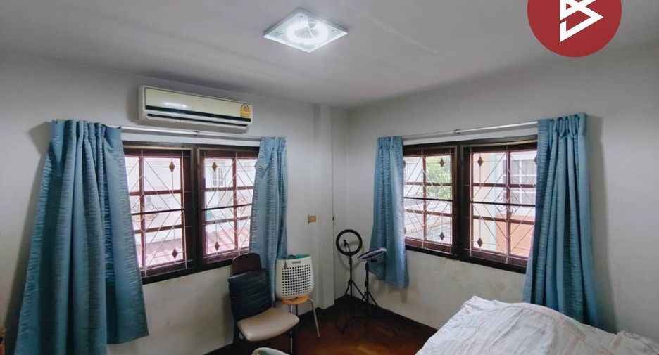 Haus zum Kauf mit 4 Zimmer in Sam Phran, Nakhon Pathom