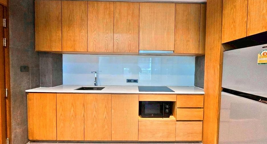 For rent 2 ベッドルーム serviced apartment in Watthana, Bangkok
