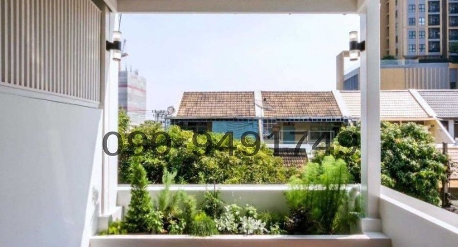 For rent 4 bedrooms townhouse in Suan Luang, Bangkok