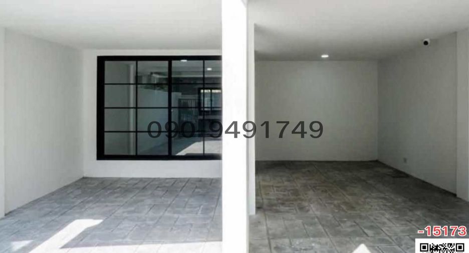 For rent 4 bedrooms townhouse in Suan Luang, Bangkok