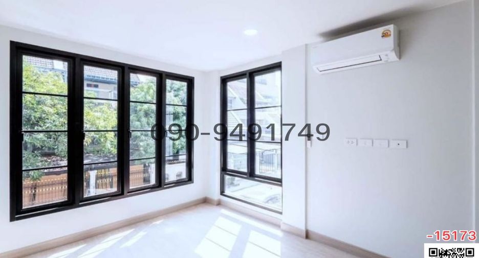 For rent 4 bedrooms townhouse in Suan Luang, Bangkok