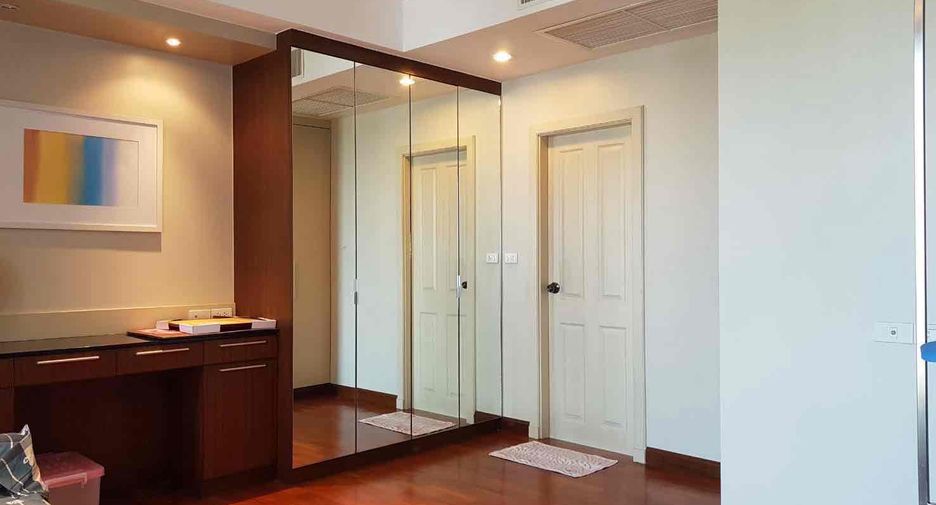 For sale 2 bedrooms condo in Sathon, Bangkok