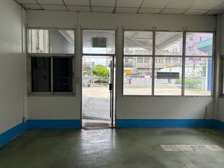 For rent warehouse in Mueang Samut Prakan, Samut Prakan