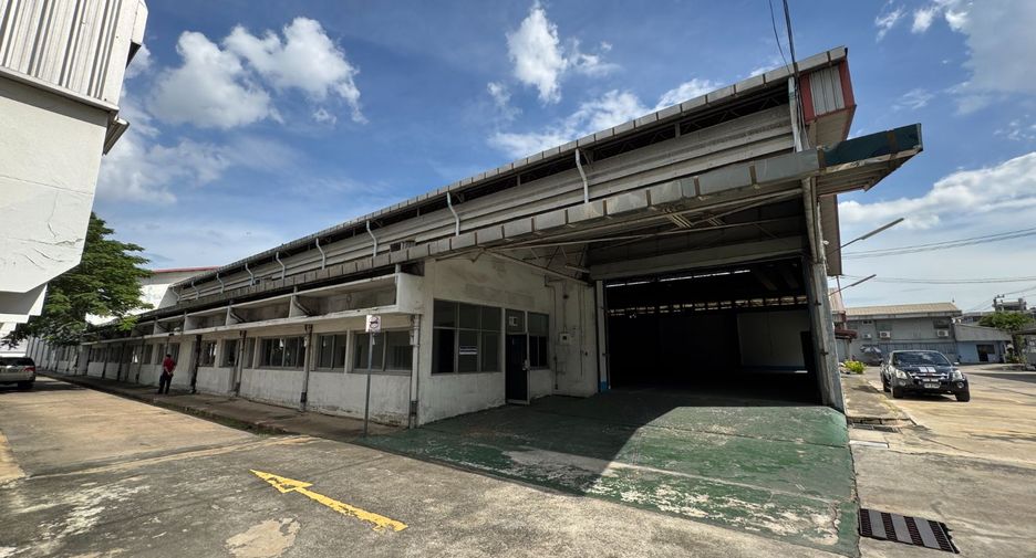 For rent warehouse in Mueang Samut Prakan, Samut Prakan