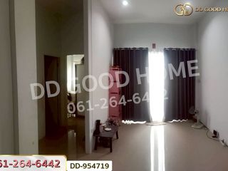 For sale 2 bedrooms townhouse in Mueang Phitsanulok, Phitsanulok