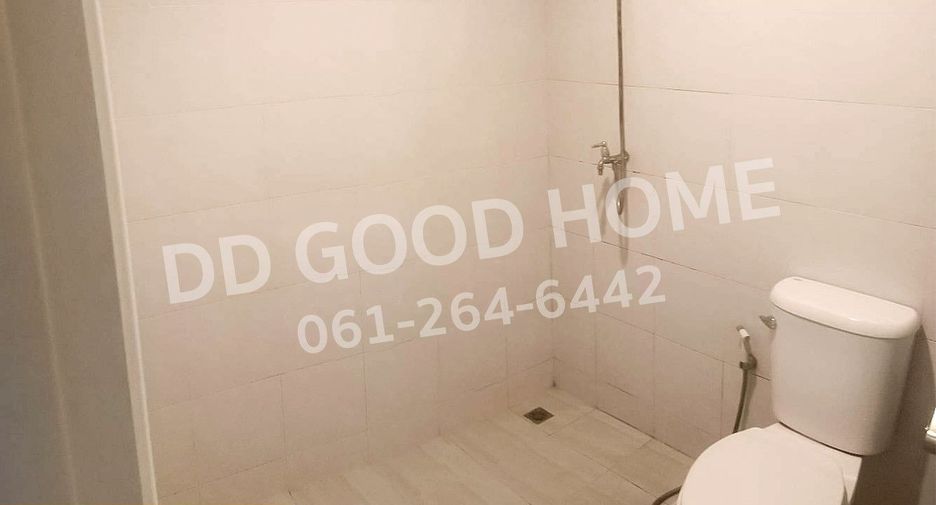 For sale 2 bedrooms townhouse in Mueang Phitsanulok, Phitsanulok