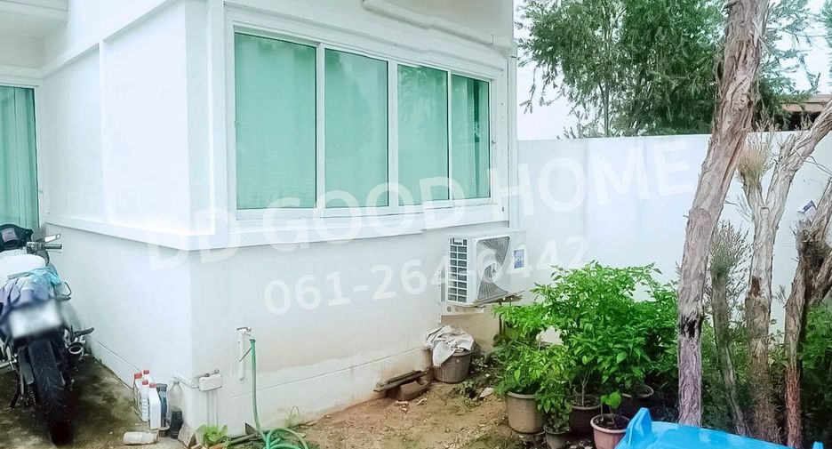 For sale 2 bedrooms townhouse in Mueang Phitsanulok, Phitsanulok