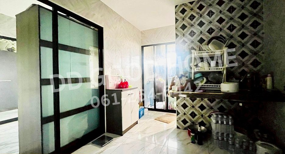 Wohnung zum Kauf mit 1 Zimmer in Phanat Nikhom, Chonburi
