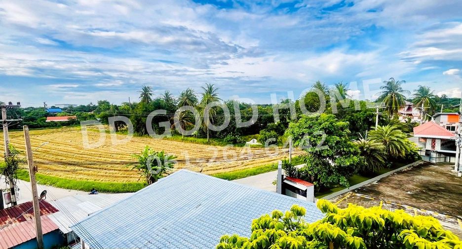 Wohnung zum Kauf mit 1 Zimmer in Phanat Nikhom, Chonburi