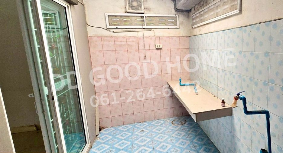À vendre 3 chambres maison de ville à Nong Khae, Saraburi