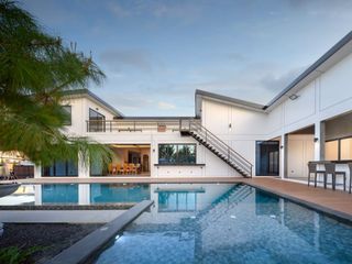For sale 5 bedrooms villa in Mueang Chiang Mai, Chiang Mai