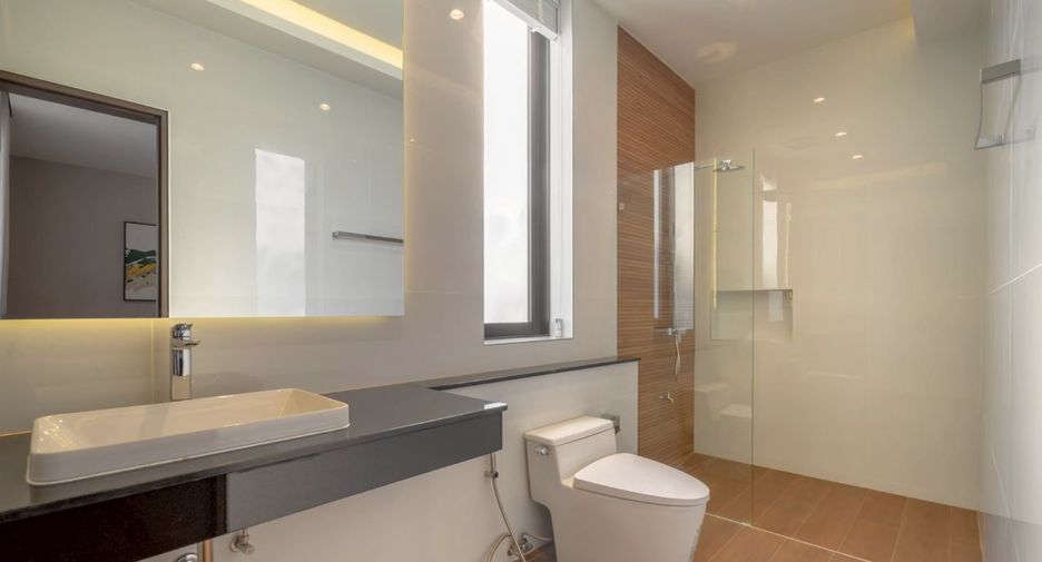 For sale 5 bedrooms villa in Mueang Chiang Mai, Chiang Mai