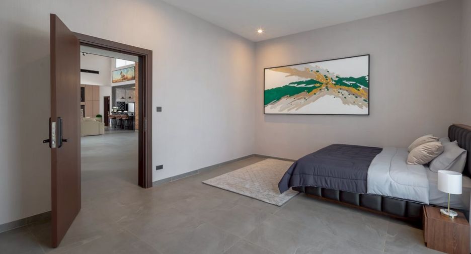 For sale 5 bedrooms villa in Mueang Chiang Mai, Chiang Mai