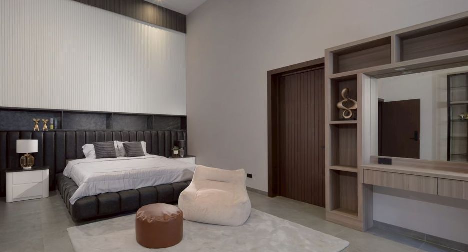 For sale 5 bedrooms villa in Mueang Chiang Mai, Chiang Mai