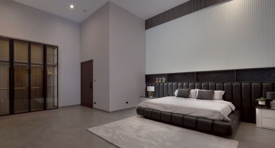 For sale 5 bedrooms villa in Mueang Chiang Mai, Chiang Mai