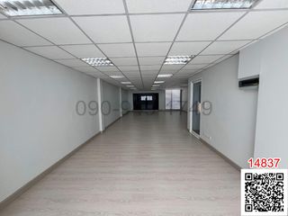 For rent 3 bedrooms retail Space in Wang Thonglang, Bangkok